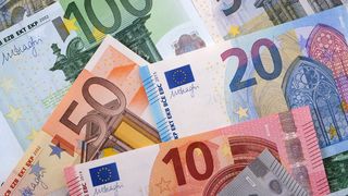 Reacţia băncilor, după ce ANPC a anunţat amenzi pentru nereguli precum practici înşelătoare la modul de calcul al ratelor la credite