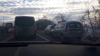 Accident cu trei mașini pe DN 1. Circulația este oprită