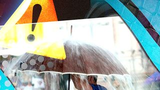 Ploi torențiale peste toată țara, descărcări electrice, grindină și vânt cu aspect de vijelie