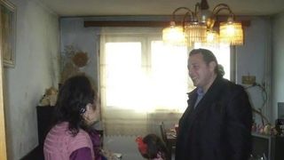 FOTO - Adriana Iliescu și fiica ei locuiesc într-o casă veche și modestă. Cum arată locuința celei mai bătrâne mame din România?