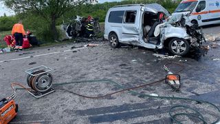 UPDATE: Accident rutier grav în Neamț: a fost activat Planul Roșu de Intervenție. Trei persoane au decedat pe loc