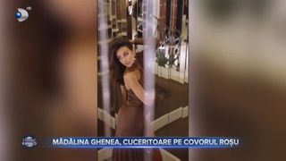Mădălina Ghenea, cuceritoare pe covorul roșu