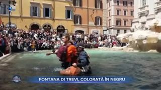Fontana Di Trevi, colorată &icirc;n negru