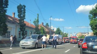 Accident rutier pe o stradă din Cluj-Napoca: patru persoane au fost rănite