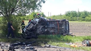 Din păcate, toţi cei trei au fost declaraţi morţi chiar la faţa locului, &icirc;n ciuda eforturilor medicilor, care au &icirc;ncercat zeci de minute să-i resusciteze.