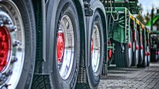 Rovinieta s-ar putea scumpi cu până la 40% pentru maşinile poluante, din 2026