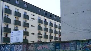 "Zidul segregării" din Baia Mare va fi demolat, potrivit unei sentinţe judecătoreşti