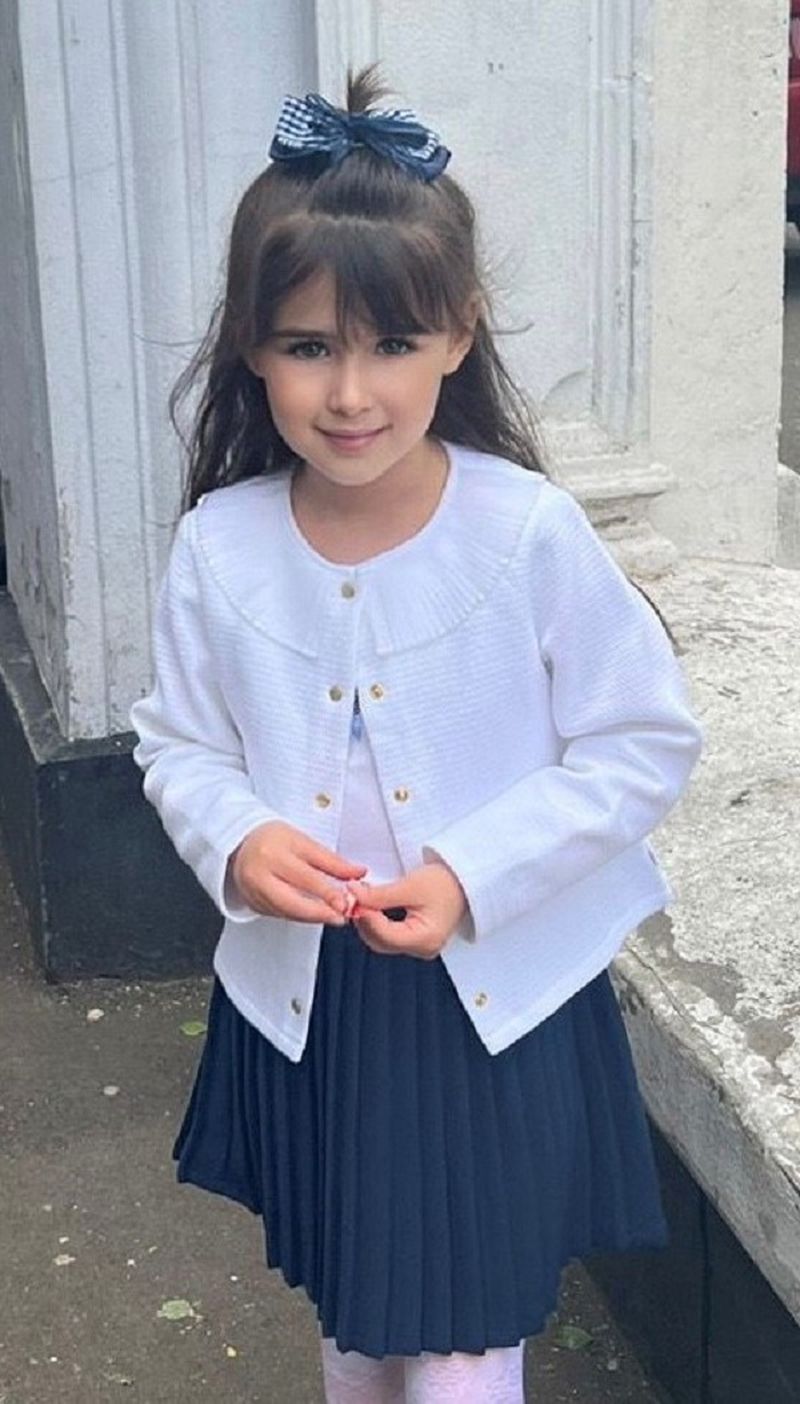 Anais a fost admisă în grupa 0 la prestigiosul liceu de muzică Dinu Lipatti din București. 