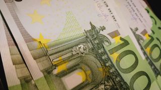 Curs valutar BNR azi, 24 mai 2023. C&acirc;t a ajuns să coste un euro la casele de schimb?