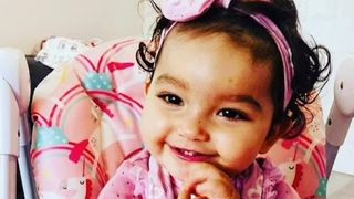 Cei doi au negat că au comis vreo infracțiune, dar testele toxicologice au dovedit că au lăsat-o pe Elaina &icirc;n cadă &icirc;n casa lor din Nuneaton.