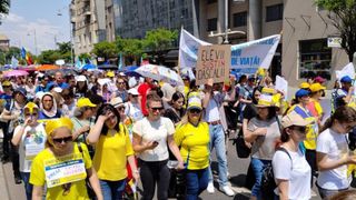 Purtătorul de cuv&acirc;nt al Guvernul a menţionat că pentru personalul didactic auxiliar Guvernul va oferi &icirc;n luna iunie a acestui an suma de&nbsp;1.000 de lei