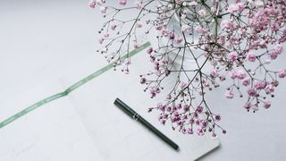 Zile libere iunie 2023. Ce se &icirc;nt&acirc;mplă cu angajații care muncesc de sărbătorile legale?