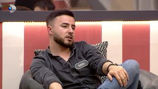 Radu are un nou conflict cu fosta iubită: ”Nu mă mai căuta prin casă”