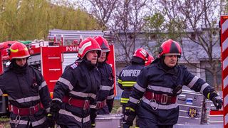 Incendiu în Delta Vrancei: mai mulți turiști se aflau în complex în momentul în care flăcările s-au răspândit