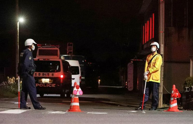 Suspectul s-a ascuns timp de mai multe ore în casa care i-a aparţinut tatălui său.