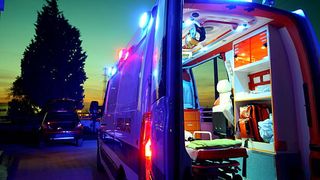 O femeie din Timișoara a fost transportată la spital &icirc;n urma unui accident rutier