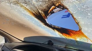 Ce se întâmplă dacă lași ochelarii de soare pe bordul mașinii. Imagini șocante publicate de un șofer