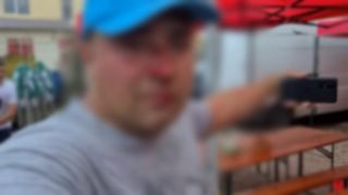 Scene halucinante &icirc;n Olt! Un bărbat a fost bătut de faţă cu poliţia după ce nu a primit de la un v&acirc;nzător bonul fiscal