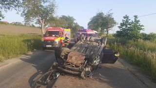 Accident în Ipotești. Două persoane au fost rănite
