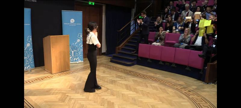 În faza preliminară din România, tânăra a avut de trecut patru etape eliminatorii.