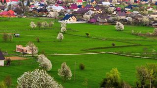 Staţiunea montană Straja din Valea Jiului este căutată de amatorii de schi, dar a devenit şi un loc de pelerinaj religios.