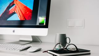 Munca de acasă, avizată pentru angații cu copii de până în 8 ani! Documentele care trebuie depuse