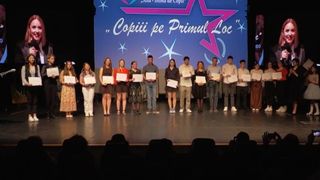 Elevii cu rezultate excepţionale din Suceava, premiaţi alături de profesori în Gala "Copiii pe primul loc"