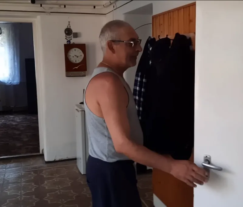 FOTO/VIDEO: Iulian și-a cumpărat o casă în Ungaria cu doar 13.000 de ron. Imobilul este situat la 40 de km de Arad