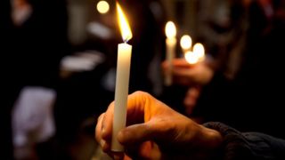 Mesaje de Moșii de vară 2023. ,,Lumina lum&acirc;nării să facă lumină &icirc;n rai pentru cei dragi! Dumnezeu să-i ierte! Somn de veci binecuv&acirc;ntat!''