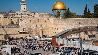 O femeie israeliană care a fost rănită într-un atentat cu bombă la Ierusalim în 2001 a fost înmormântată joi.