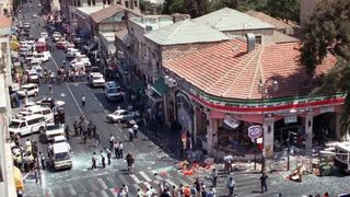 O femeie israeliană care a fost rănită într-un atentat cu bombă la Ierusalim, a încetat din viață după 22 de ani de comă.