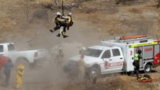 Opt tineri, colegi într-un call center, au fost dați dispăruți. Autoritățile au găsit mai mulți saci cu resturi umane într-o prăpastie