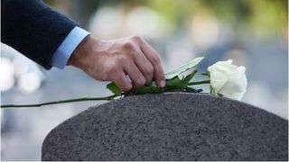 Greșeala pe care o fac cei mai mulți oameni c&acirc;nd transmit condoleanțe