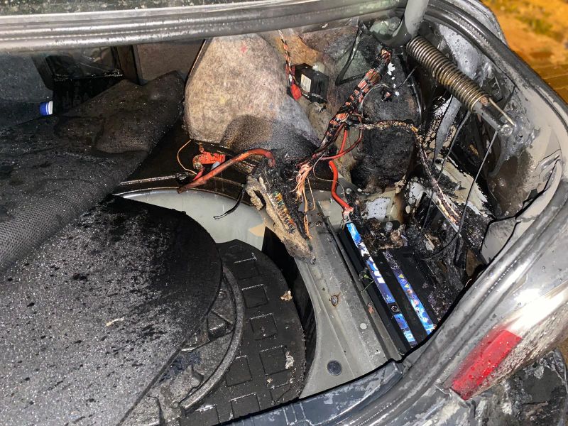 Cel mai probabil, evenimentul s-a produs din cauza unui scurtcircuit.