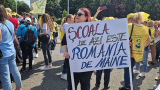 Federația Sindicatelor Libere din Învățământ și Federația Sindicatelor din Educație „Spiru Haret” cer în continuare Guvernului și partidelor aflate la guvernare să-și asume printr-un act normativ articolul scos din Legea Învățământului Preuniversitar.