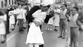 Care este zodia care sărută cel mai bine. Un astrolog face lumină