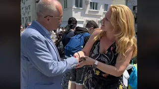 VIDEO| O influenceriță americană din Cluj a fost lăudată de Emil Boc. Edilul este emoționat de gestul tinerei