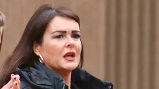 Donna Wells Fugară &icirc;n Turcia după ce a furat banii tinerilor dependenți 