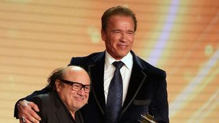 Dialog savuros între Arnold Schwarzenegger și Danny DeVito 