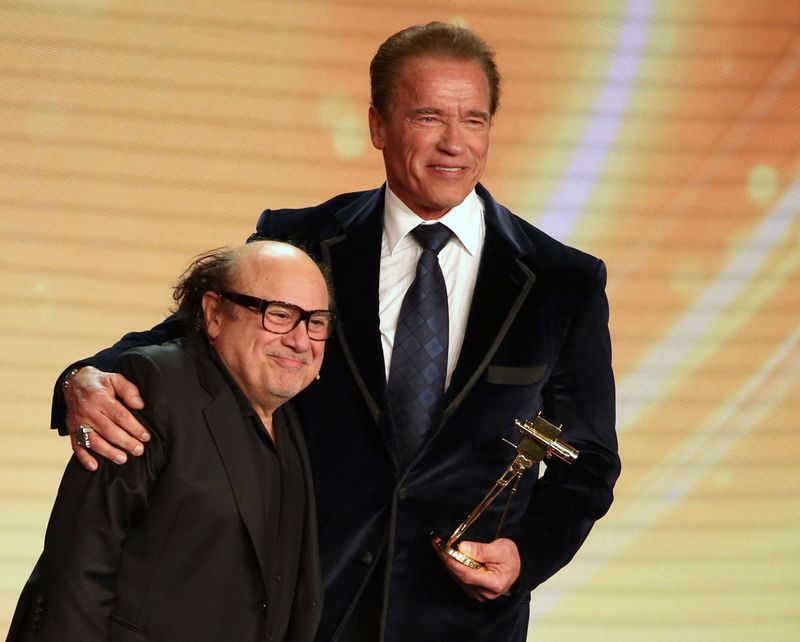 Dialog savuros între Arnold Schwarzenegger și Danny DeVito 