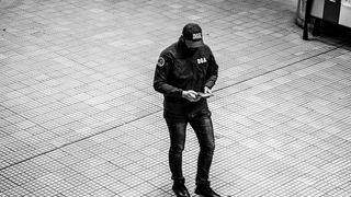 Un polițist din Botoșani a fost reținut pentru săvârșirea mai mult infracțiuni de corupție