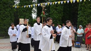Procesiune religioasă azi în Capitală.  Ce este sărbătoarea "Trupul şi Sângele Domnului"
