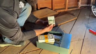 Un italian a găsit în pereții casei moștenite o comoară de miliarde de lire. "Economiile de-o viață ale bunicului meu"