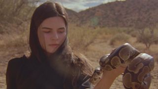 Ianula Darlaiane, &icirc;n rolul Maria-Magdalena, &icirc;n videoclipul By The Dawn