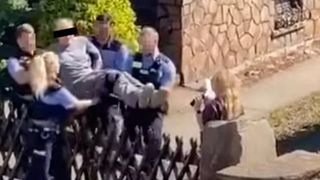 Pensionar din Germania, săltat de acasă de poliție pentru că a refuzat să plătească o amendă din pandemie