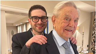 George Soros cedează controlul imperiului său. Cine este Alexander Soros, fiul mai mic al miliardarului