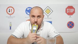 VIDEO: Șoferii care beau socată sau savurează o anumită înghețată riscă să rămână fără permis/ Polițist: ”E bine să așteptăm câteva minute după ce am băut socată înainte să conducem”