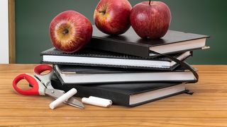 C&acirc;t va c&acirc;știga un profesor debutant după creșterile salariale din educație? De c&acirc;nd ar urma să crească salariile profesorilor?