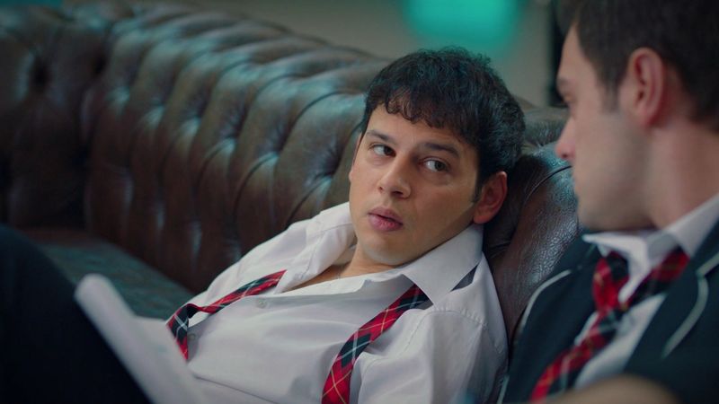 În această seară, de la ora 20:00, în “Totul pentru familia mea”, la Kanal D, Akif și Ahmet luptă pentru Suzan