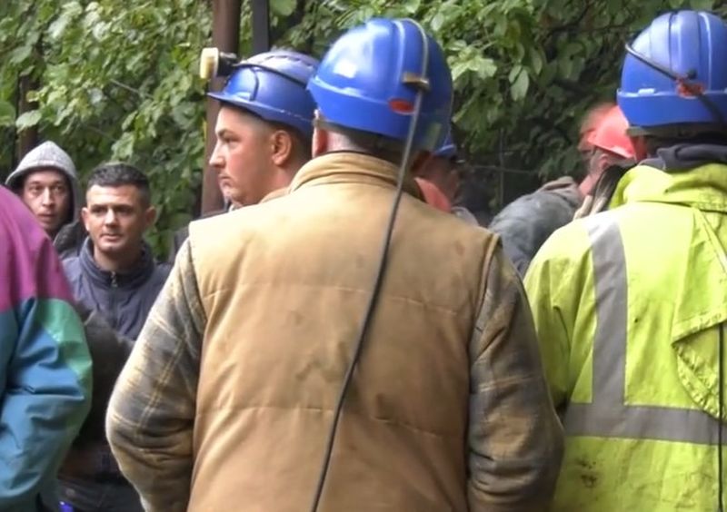 Cea mai mare nemulţumire e legată de faptul că a fost dată în urmă cu doi ani o lege care îi poate ajuta să iasă la pensie chiar şi cu 13 ani mai devreme.